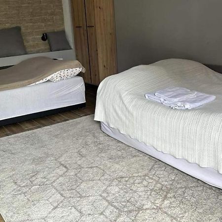 Benny & Bella Guest House Oradea Eksteriør billede
